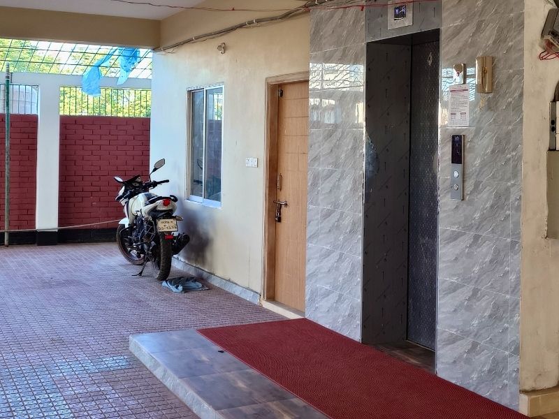 エレベーターボタン